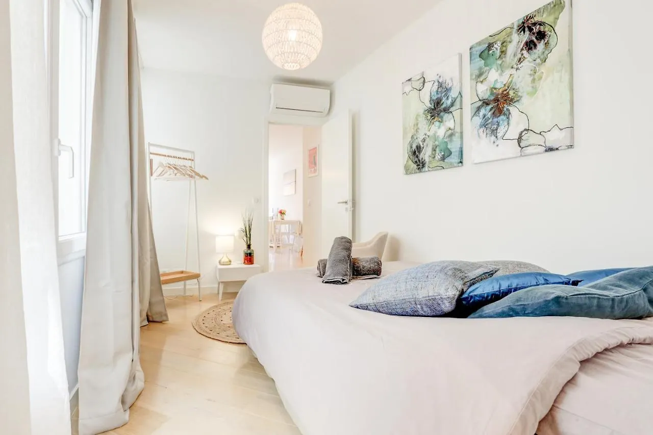 Lou C -Charmant Apt, Clim, Wifi, Refait A Neuf, 6Pers Nice 0*,  France